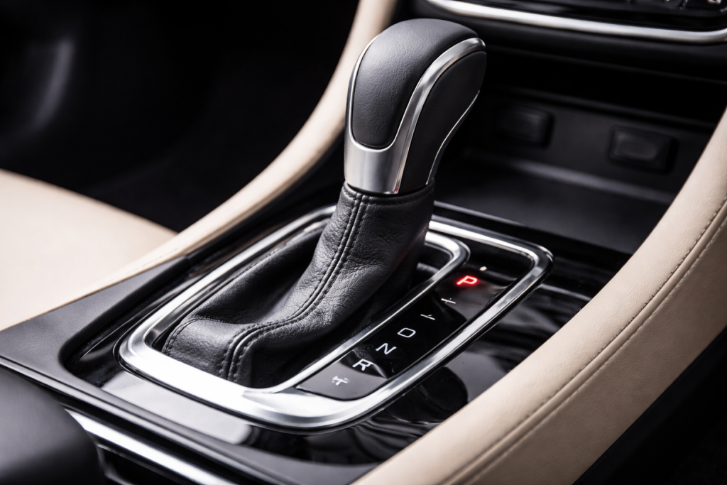 Selettore del cambio automatico in posizione P Park