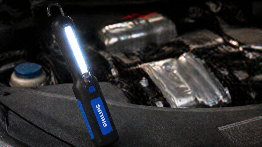 Torcia LED da officina illuminazione per lavori di manutenzione auto