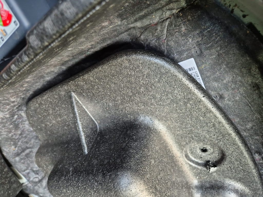 Ford Kuga PHEV battery cover